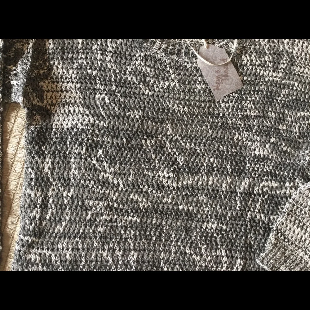 FLORAL PERFORATED CREWNECK SWEATER